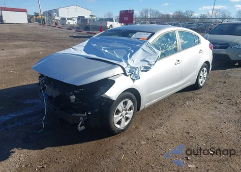 2018 Kia Forte Lx z USA, uszkodzony, nr VIN 3KPFK4A74JE188862